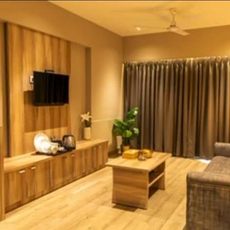 Ashok Deluxe Apartments, Marol Andheri East Мумбай Екстериор снимка