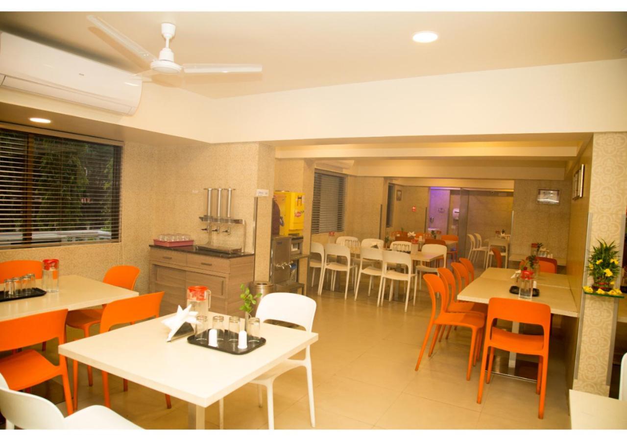 Ashok Deluxe Apartments, Marol Andheri East Мумбай Екстериор снимка