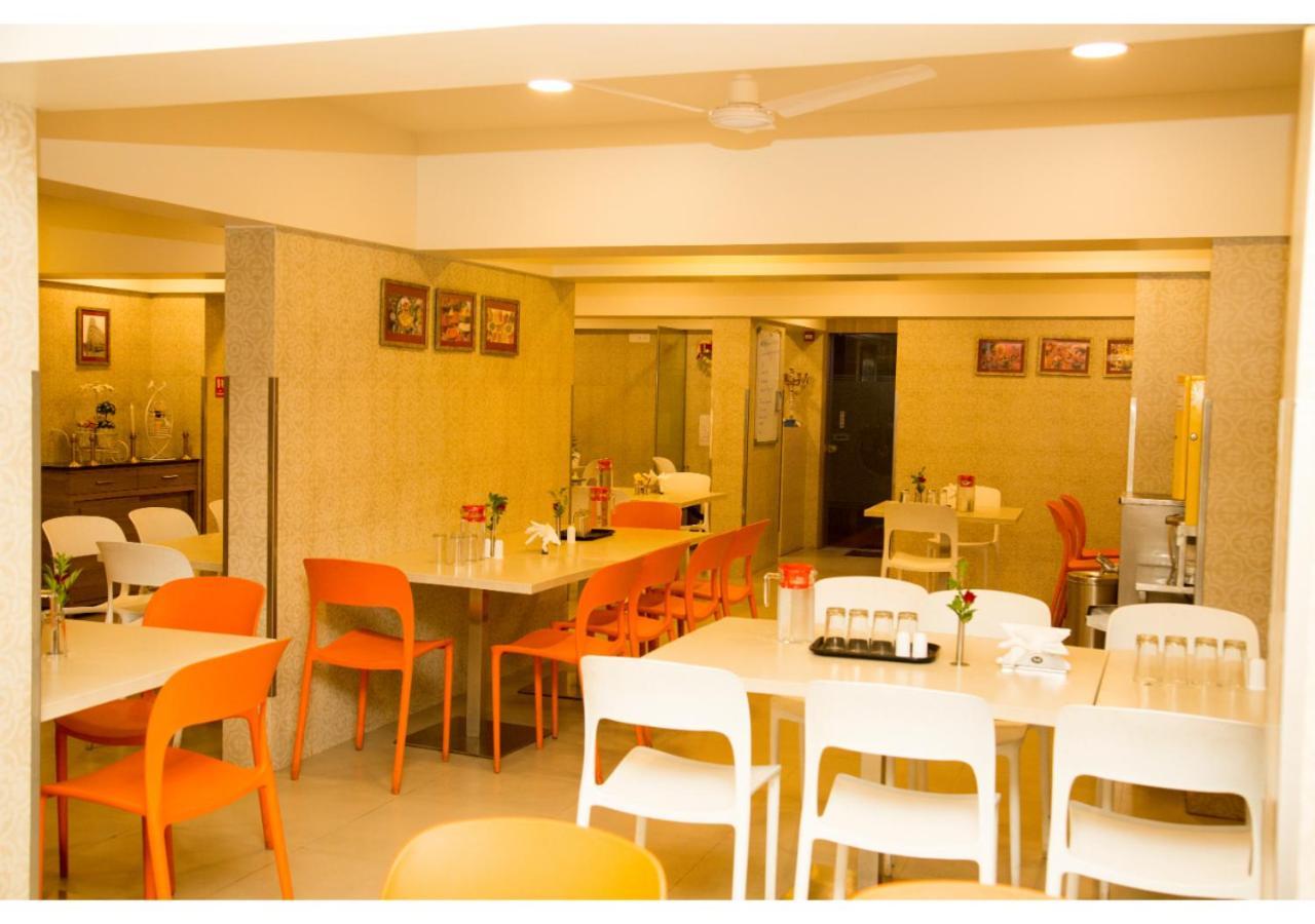 Ashok Deluxe Apartments, Marol Andheri East Мумбай Екстериор снимка