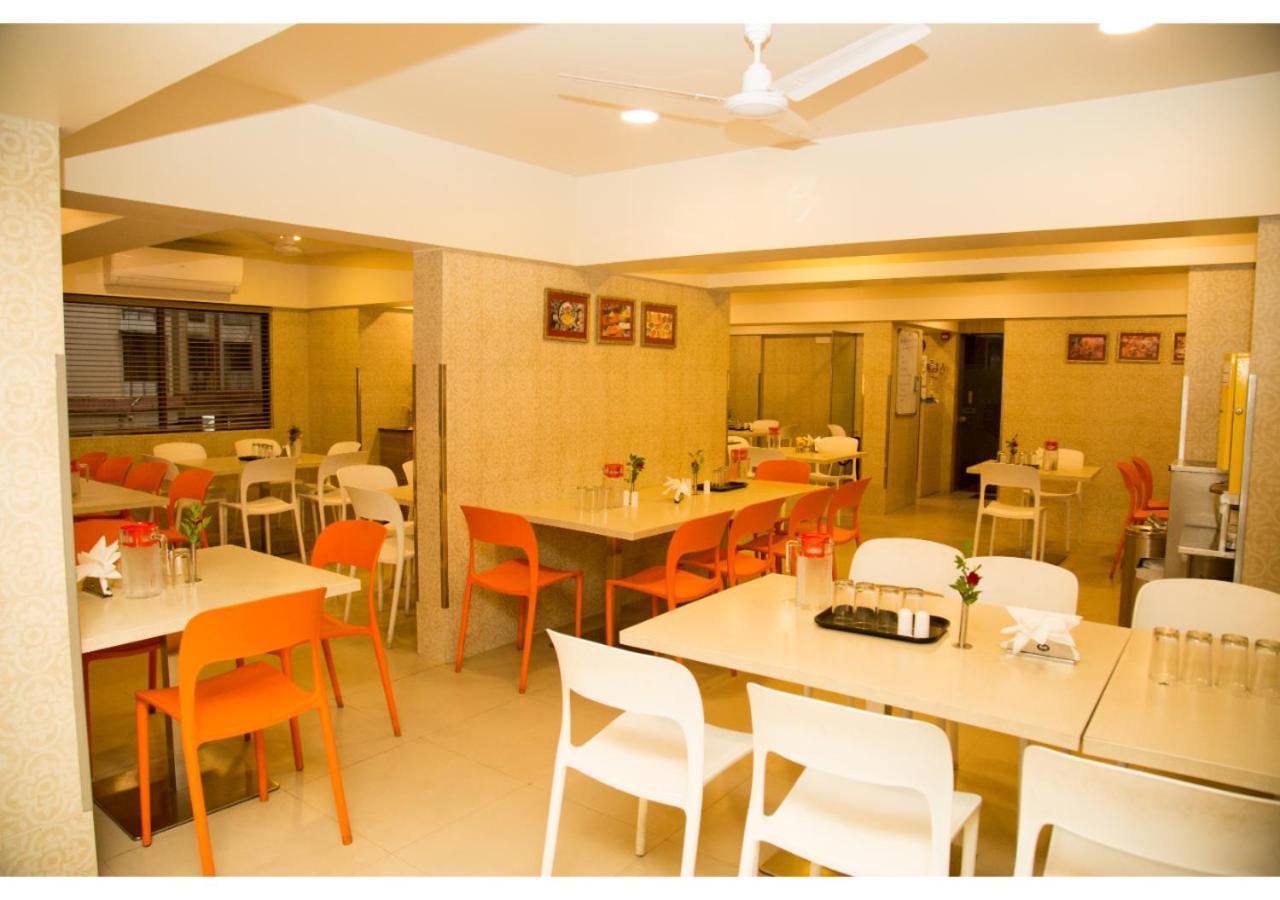 Ashok Deluxe Apartments, Marol Andheri East Мумбай Екстериор снимка